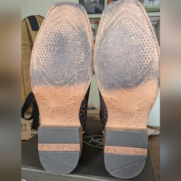 Ariat Futurity 11D - Picture 4 of 7